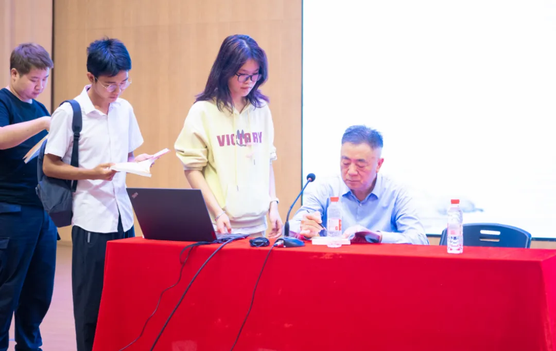 浸润人文底蕴 传承赣鄱文明——江西软件职业技术大学井冈山校区举办《人文江西的历史脉络》专题讲座