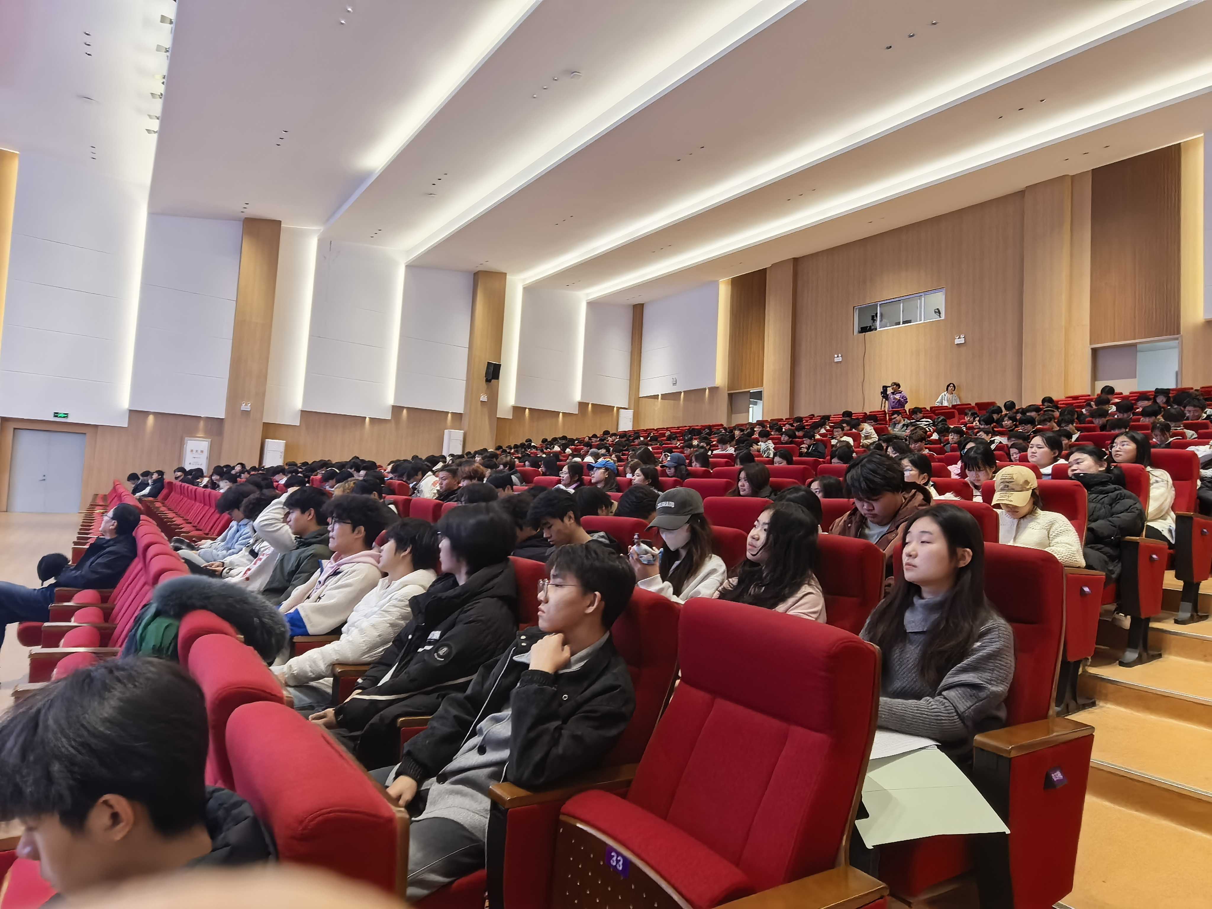 “先锋讲堂”：AIGC技术赋能文创产品设计的原动力