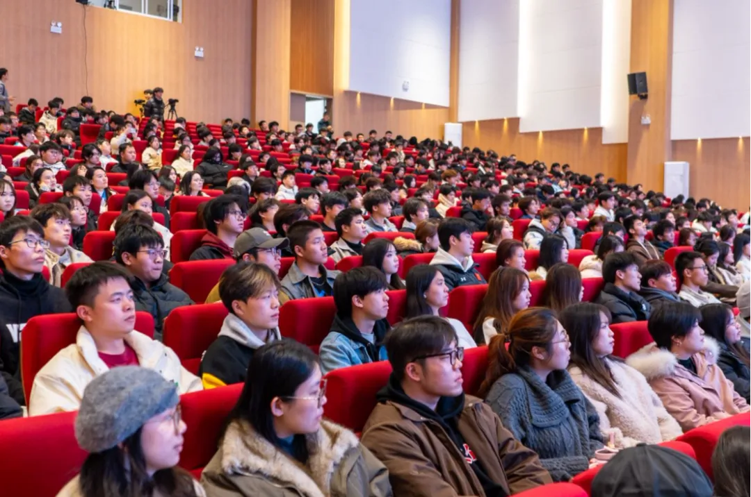 深入学习四中全会精神 青春建功中国式现代化