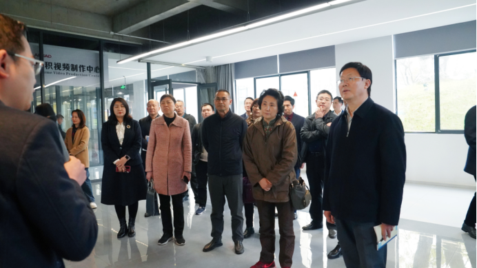 江西省政协常委、教科卫体委员会副主任杨木生一行莅临我校调研