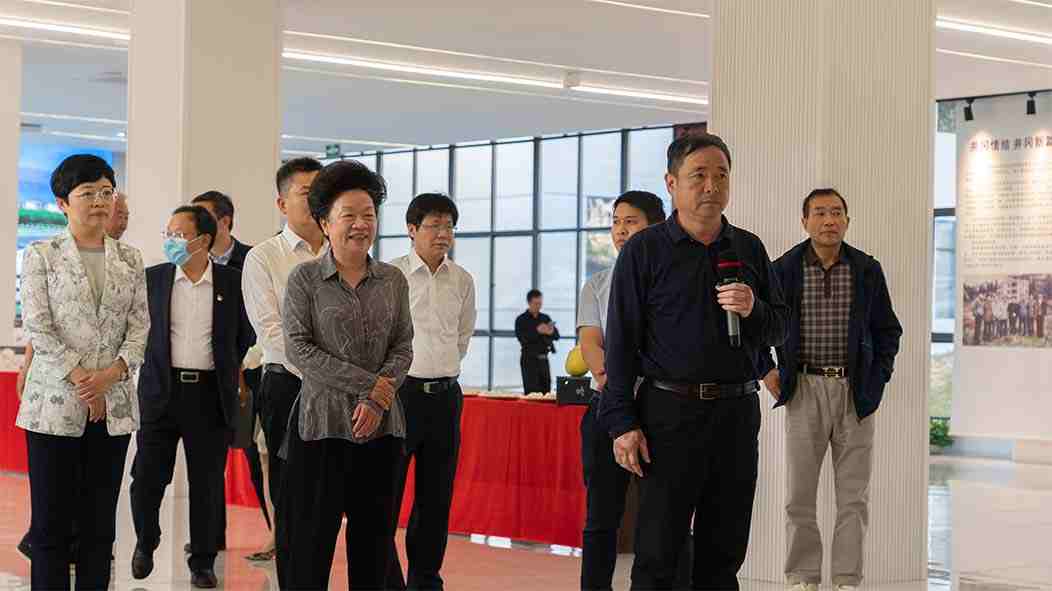 吉安市委理论学习组莅临我校学习调研